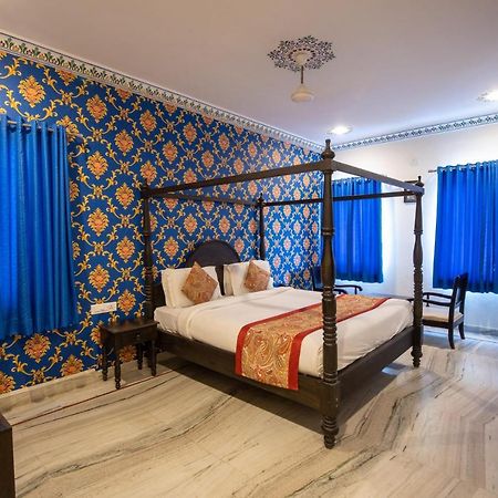 Hotel Royal Pratap Niwas Удайпур Экстерьер фото