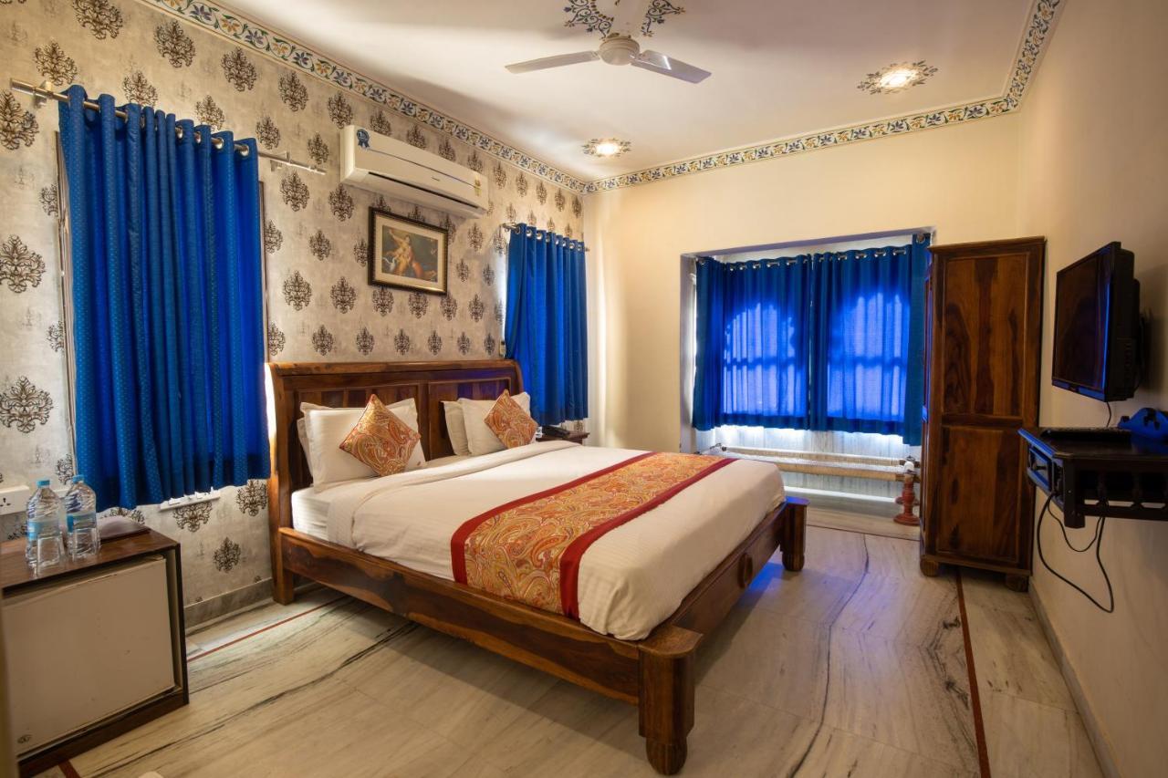 Hotel Royal Pratap Niwas Удайпур Экстерьер фото