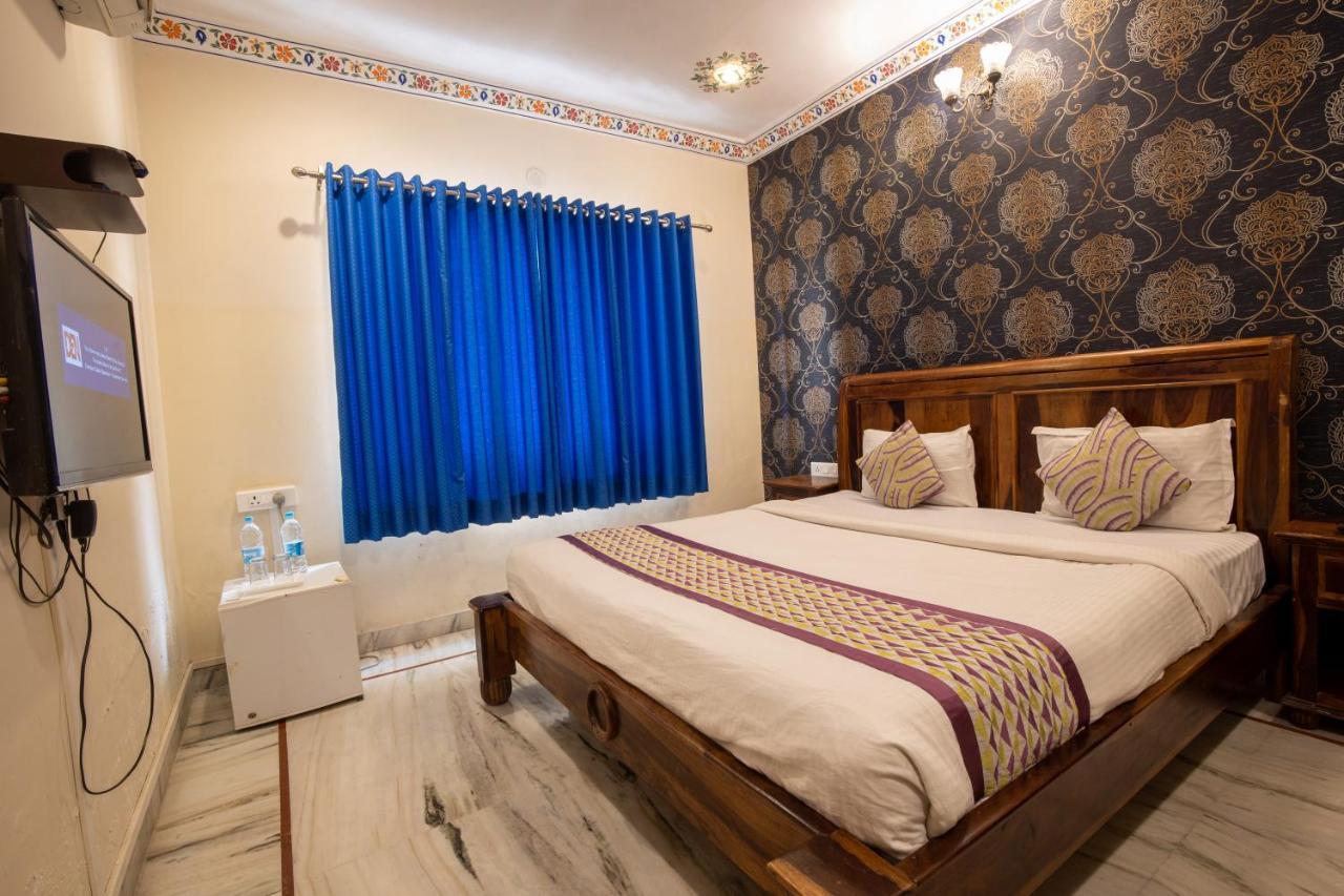 Hotel Royal Pratap Niwas Удайпур Экстерьер фото